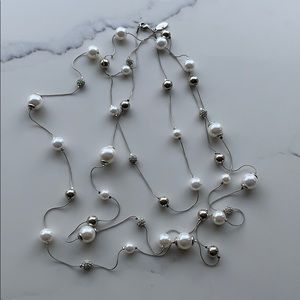Ann Taylor NWOT long pearl necklace